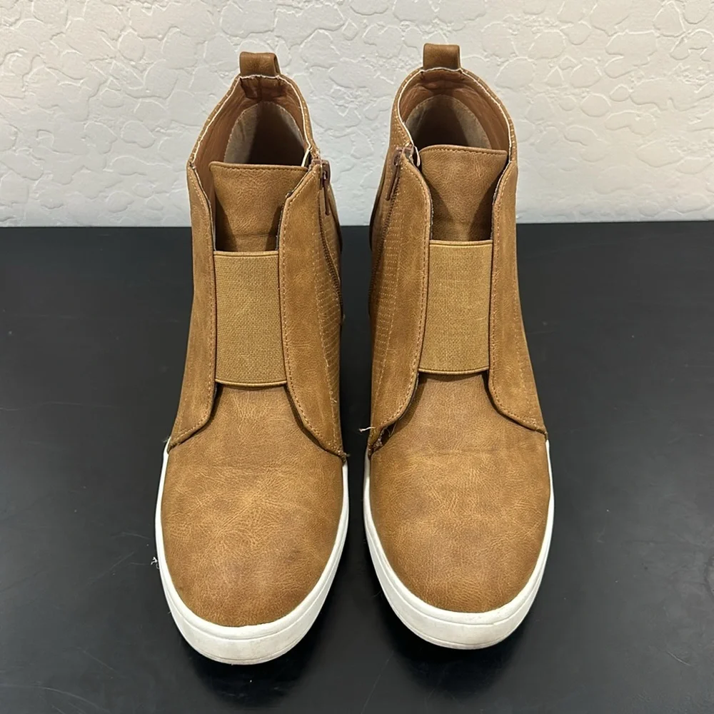 Dream Pairs heeled ankle bootie platform wedge stretch top faux leather 2.5”heel